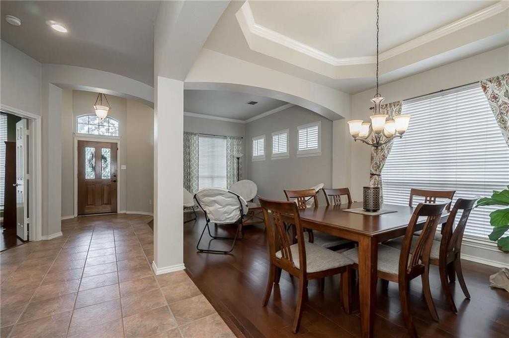 1713 Carson Ln - Photo 3 of 20