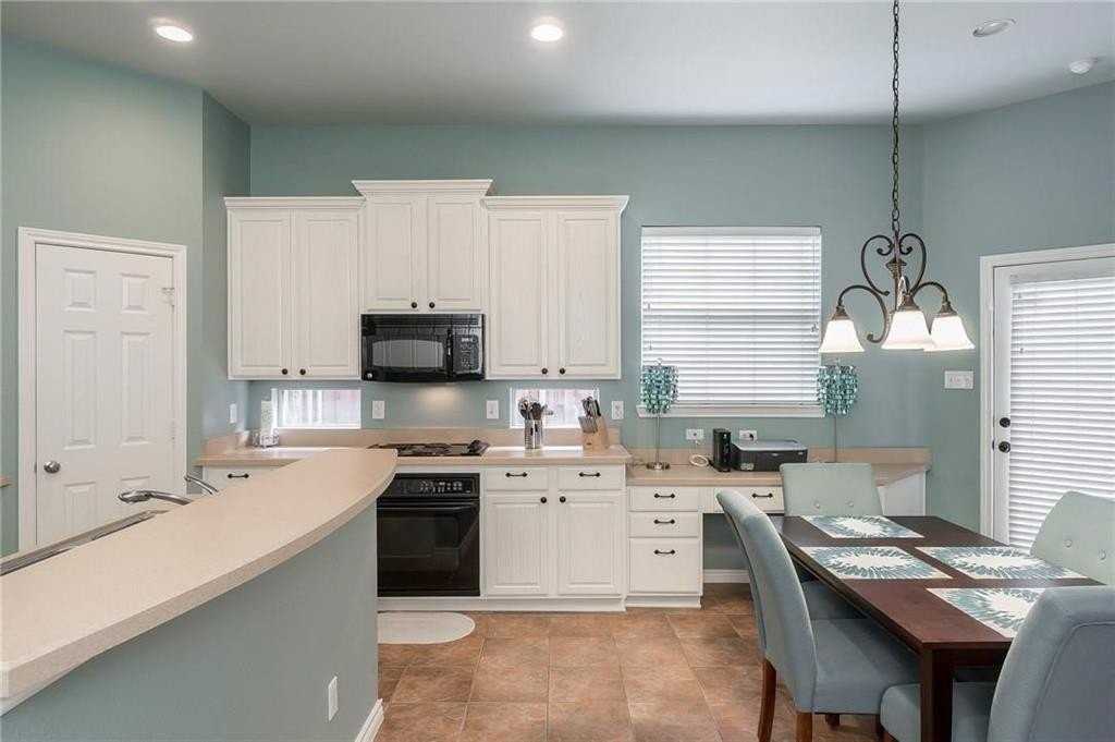 1713 Carson Ln - Photo 6 of 20