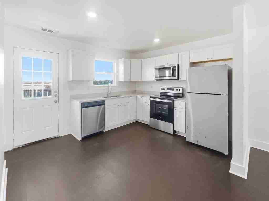 109 James Ct #200 - Photo 5 of 21