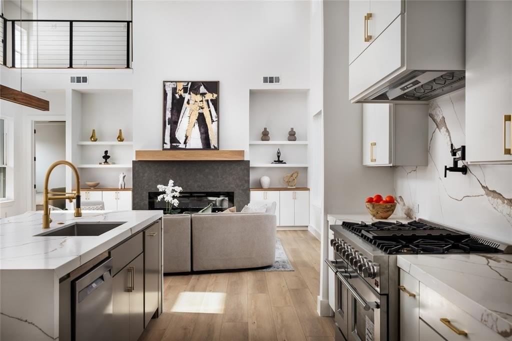 2002 Angelina Dr - Photo 5 of 20