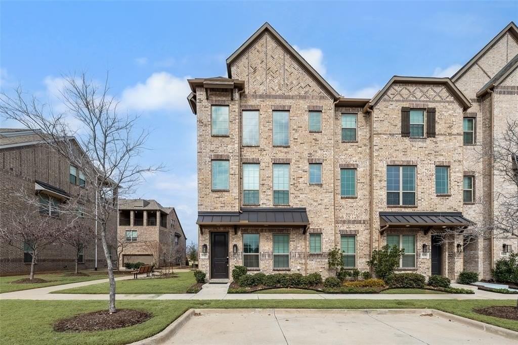 8102 Foraker St - Photo 3 of 20