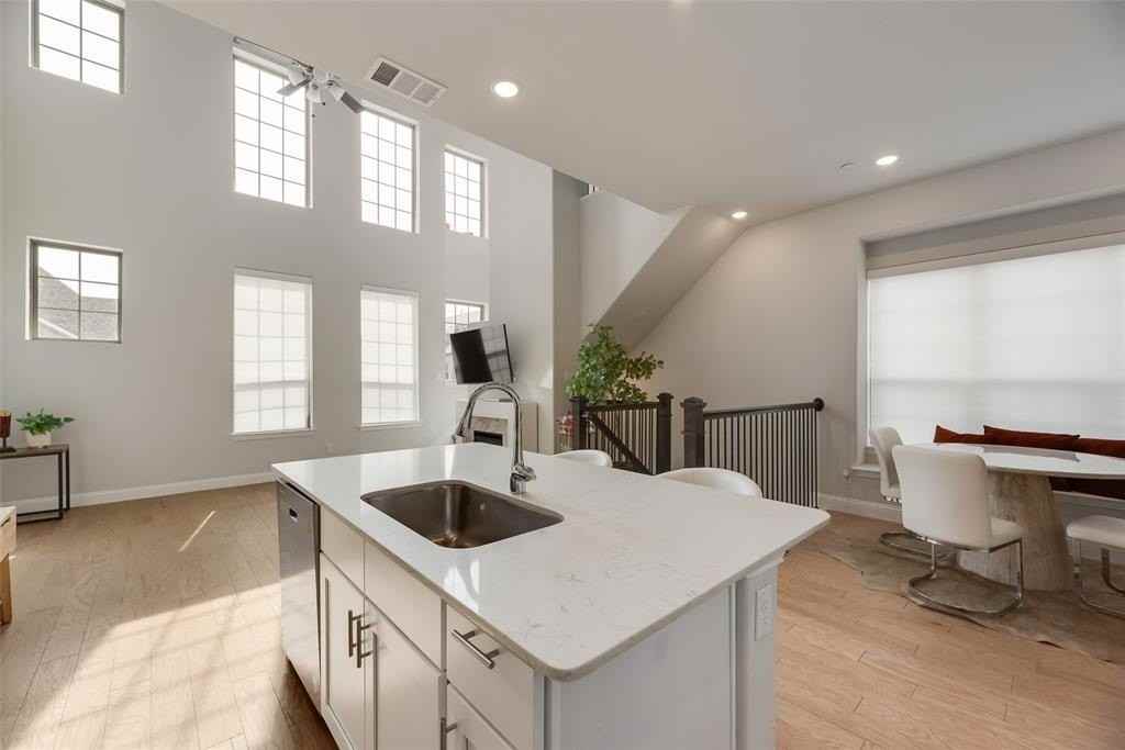 8102 Foraker St - Photo 7 of 20