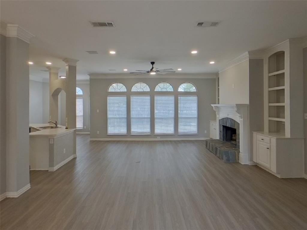 1793 Lake Breeze Dr - Photo 2 of 22