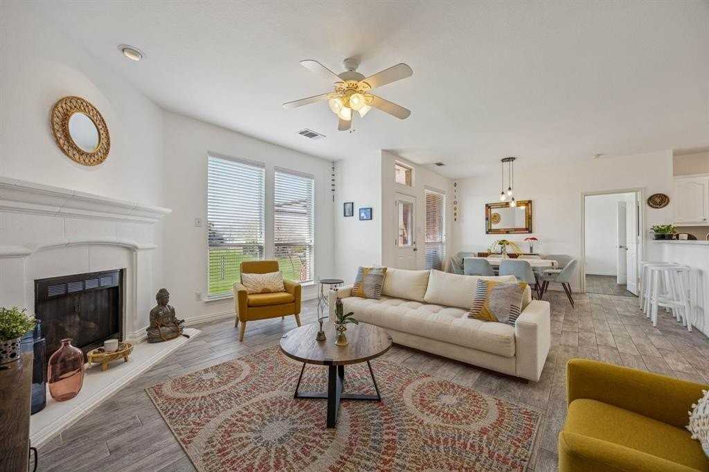 12861 Farmington Dr - Photo 3 of 25