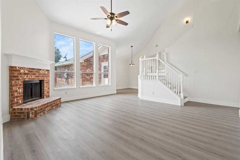 3805 Wellington Dr - Photo 4 of 23