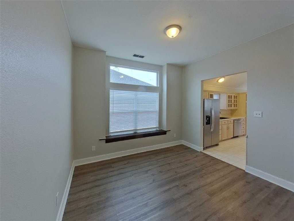 709 Flagstone Way - Photo 4 of 19