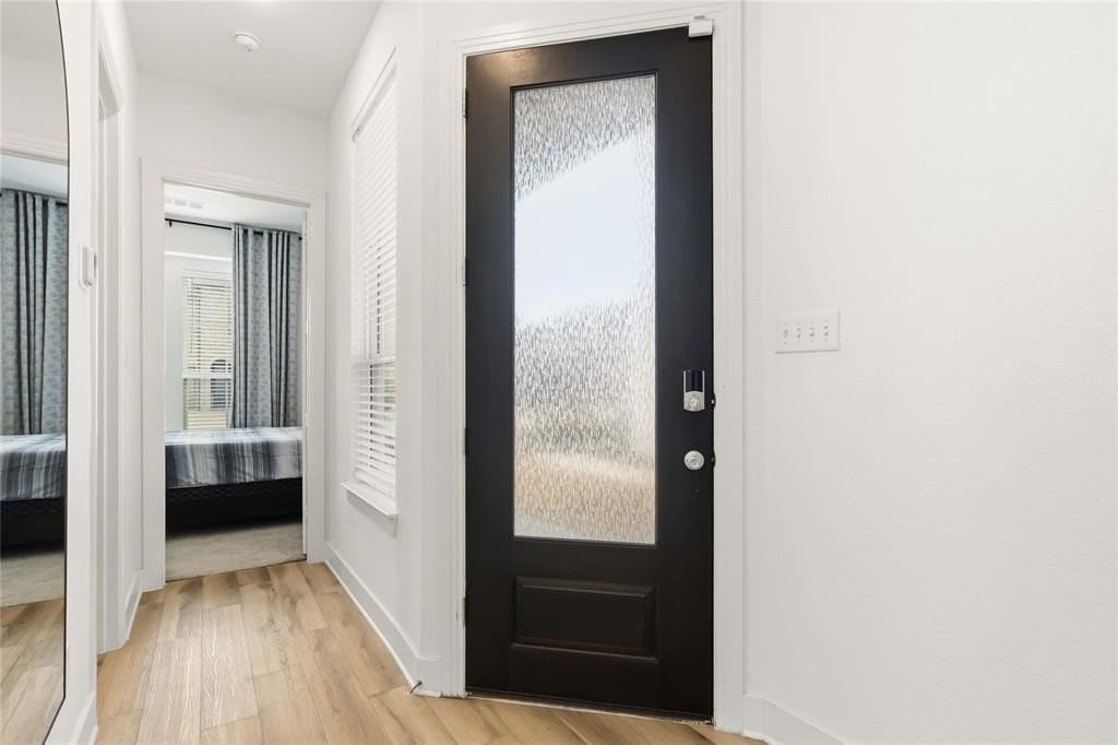 1128 Queensdown Way - Photo 6 of 25