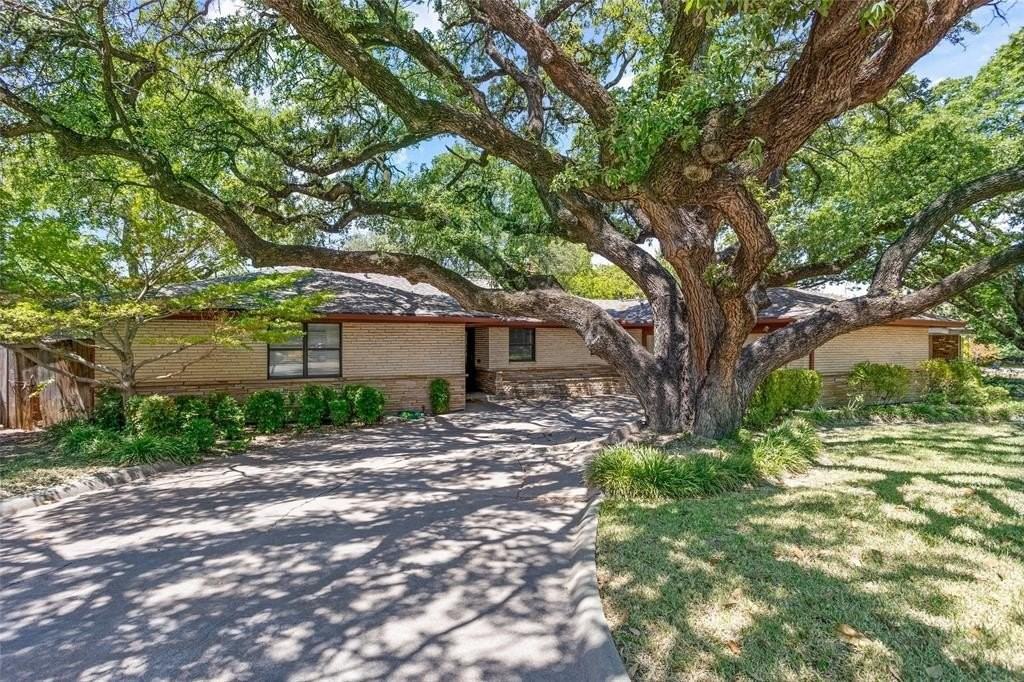 4224 Westmont Ct - Photo 4 of 32