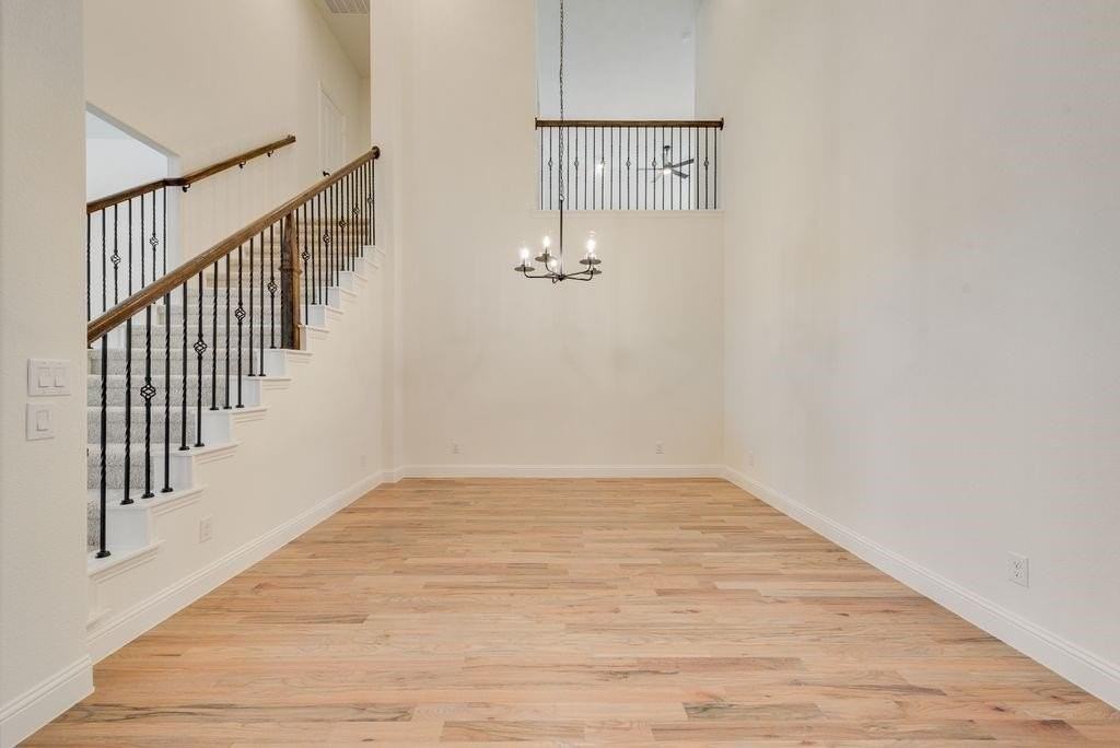 809 Turnbull Ave - Photo 4 of 22