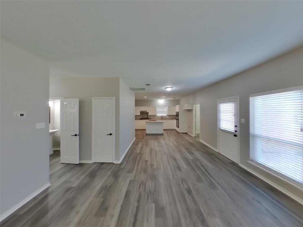 8401 Manchester Dr - Photo 3 of 22