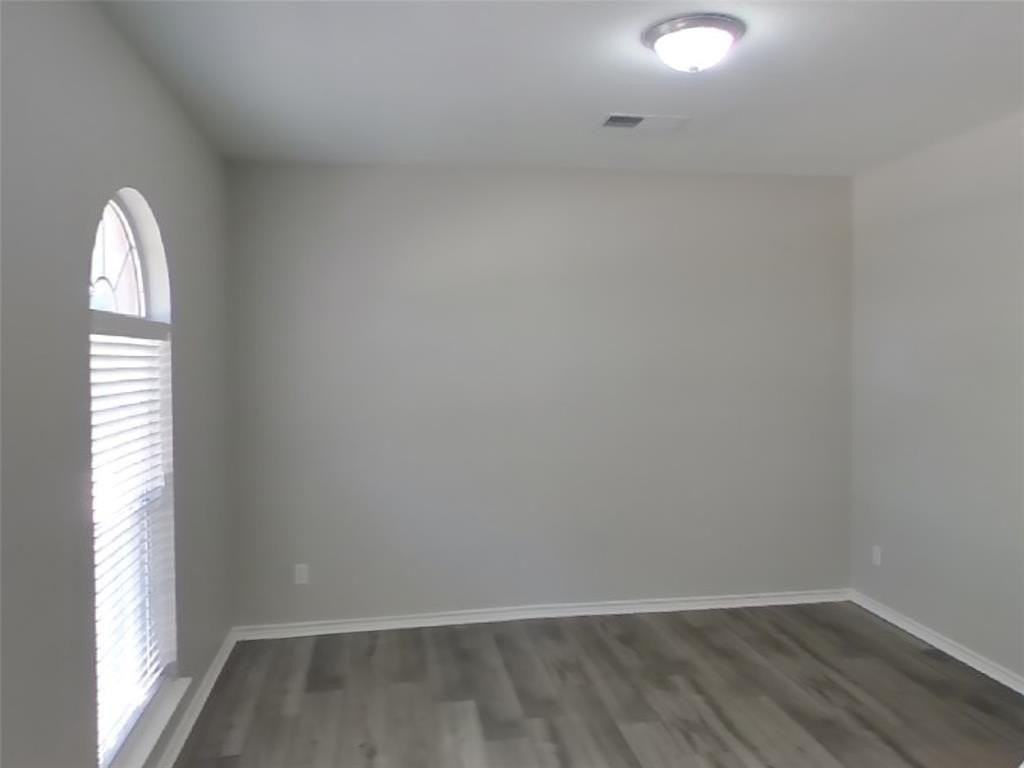 8401 Manchester Dr - Photo 5 of 22