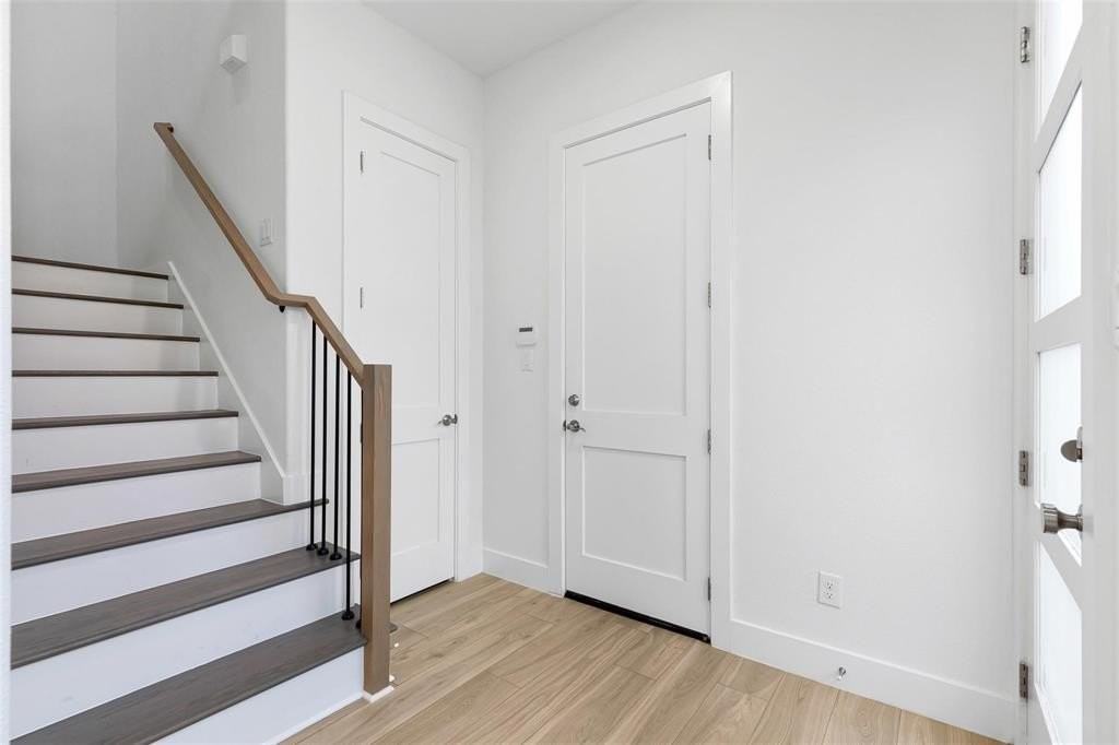 913 Bayonne St - Photo 5 of 27