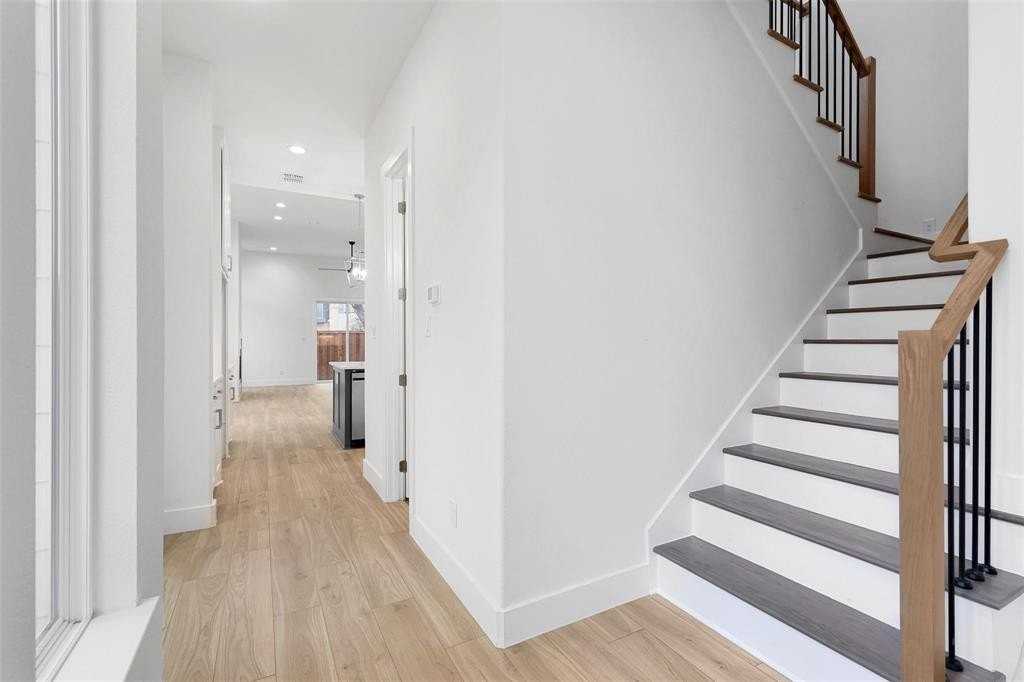 913 Bayonne St - Photo 6 of 27