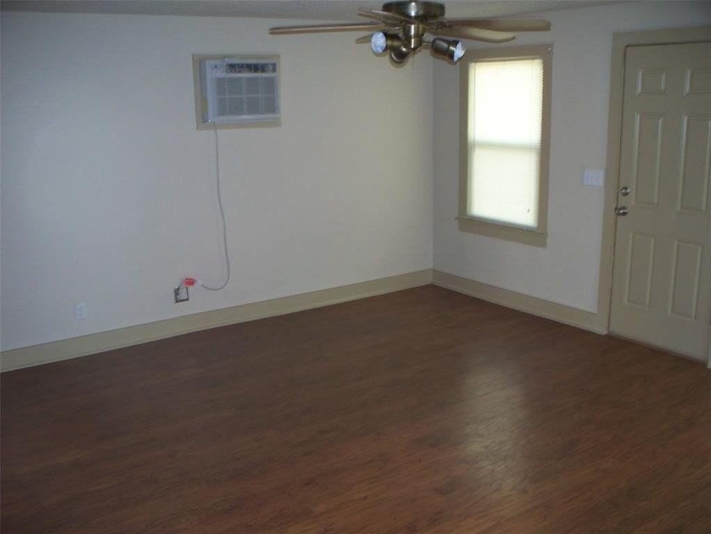 705 South St #A - Photo 3 of 7