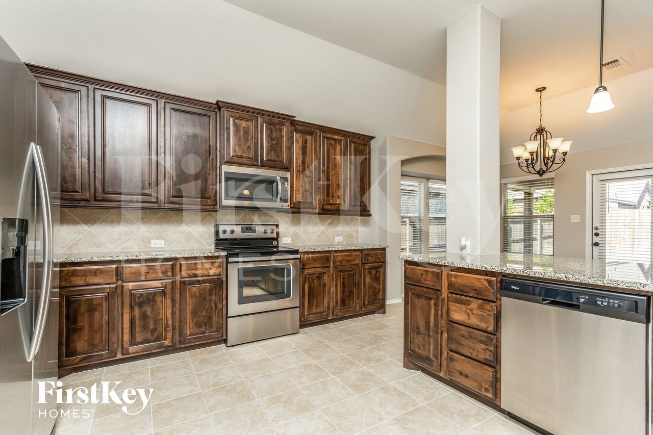 222 Carson Dr - Photo 7 of 14