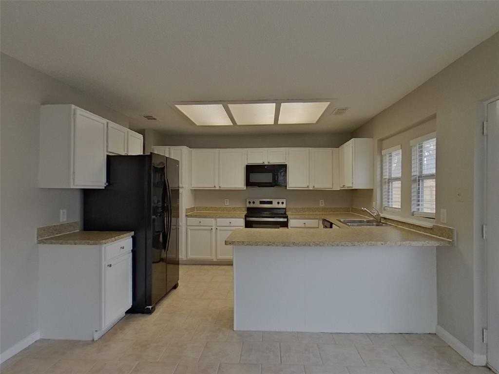 2674 Steppington St - Photo 6 of 18