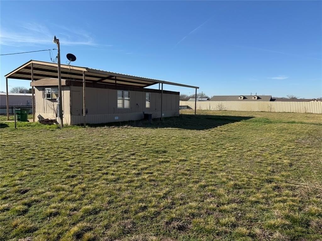 3304 Hidalgo Rd Apt E - Photo 4 of 17