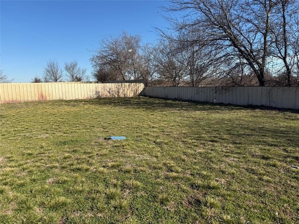 3304 Hidalgo Rd Apt E - Photo 6 of 17