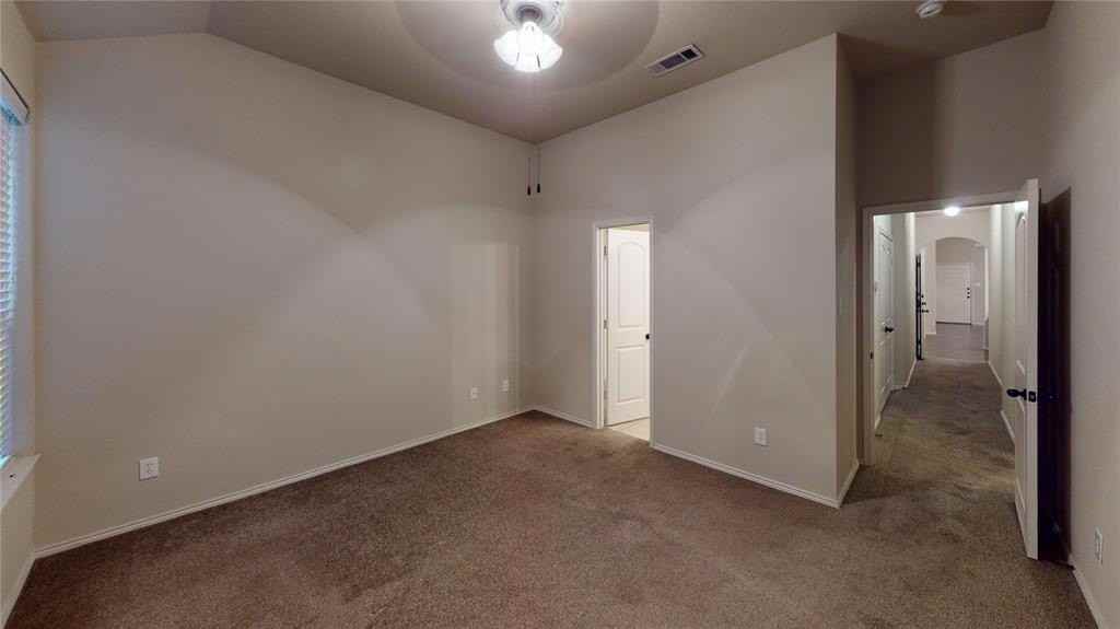 305 Orbit Dr - Photo 2 of 17