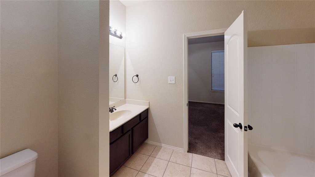 305 Orbit Dr - Photo 4 of 17