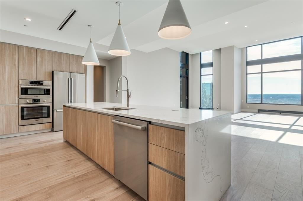 3003 Maple Ave #2220 - Photo 3 of 40