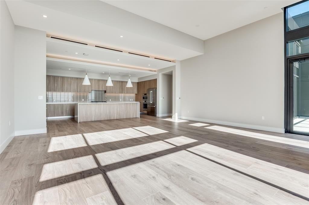 3003 Maple Ave #2220 - Photo 5 of 40