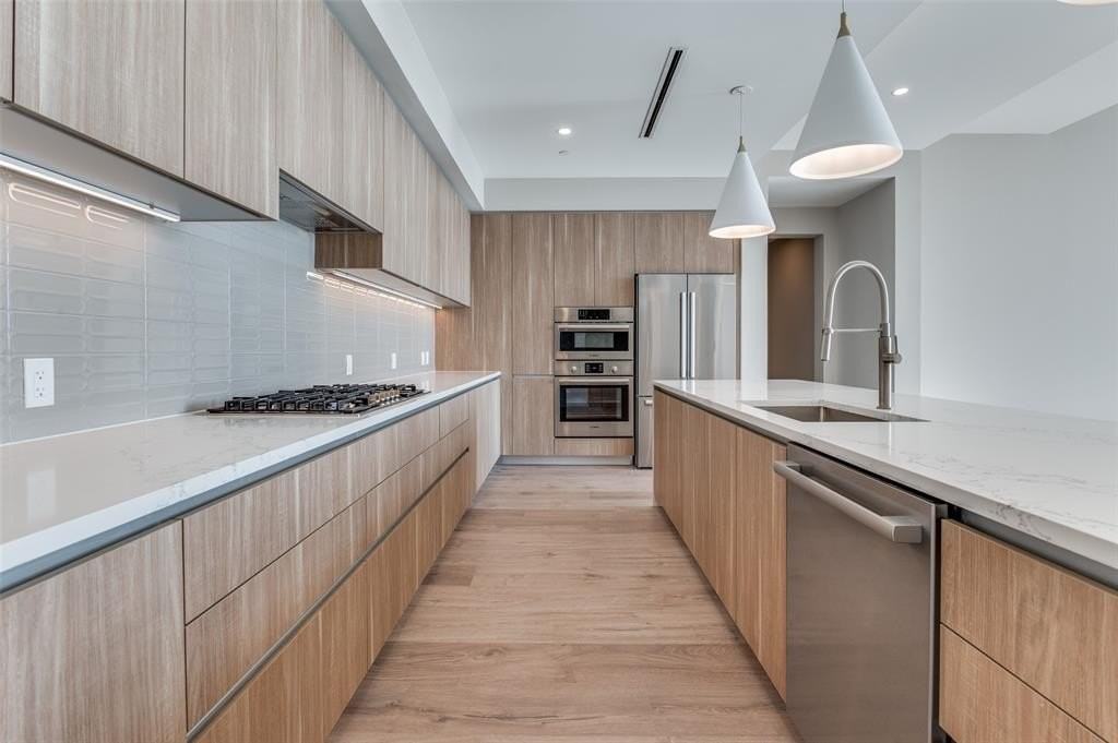 3003 Maple Ave #2220 - Photo 7 of 40