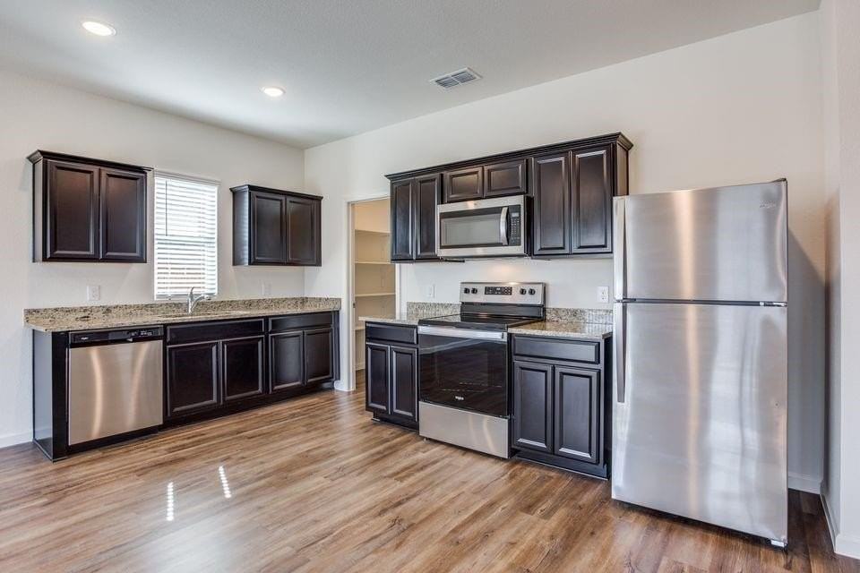 1815 Wolf Run - Photo 2 of 11