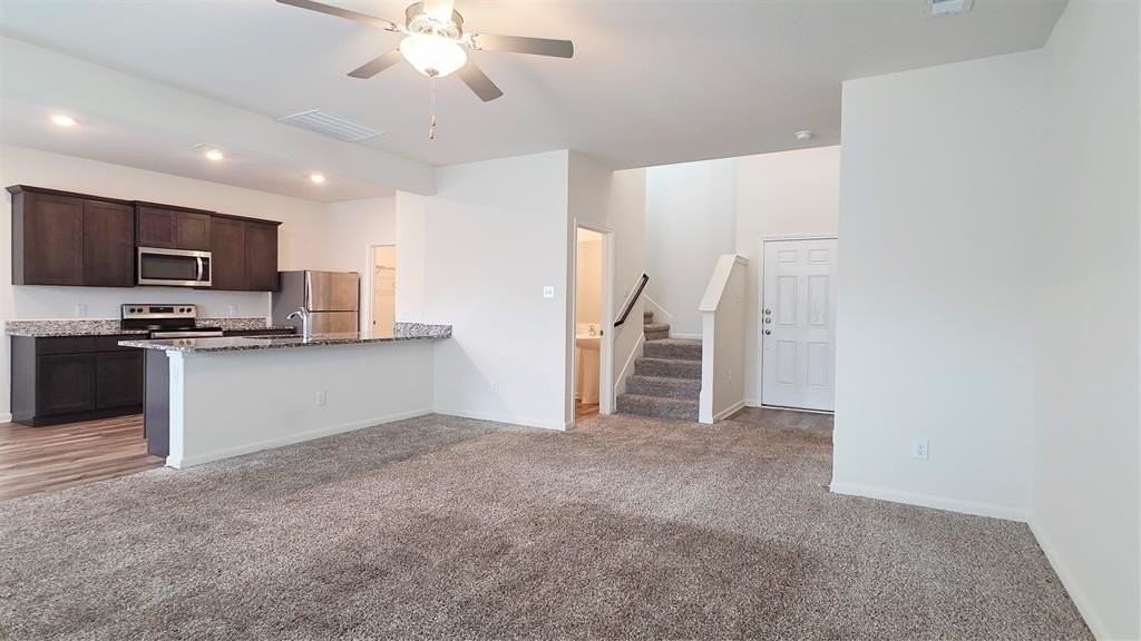 744 Keeneland Dr - Photo 4 of 23