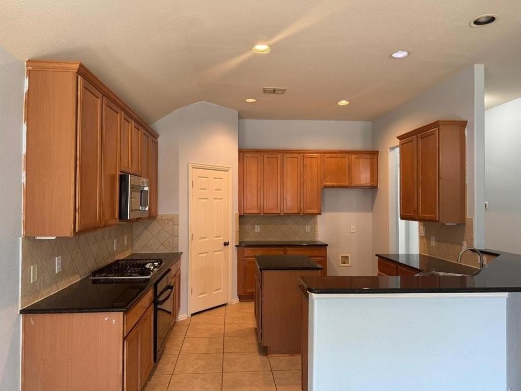 1326 Greenhaven Dr - Photo 5 of 17