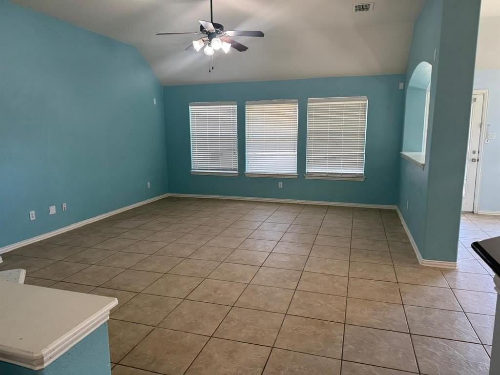 1326 Greenhaven Dr - Photo 6 of 17