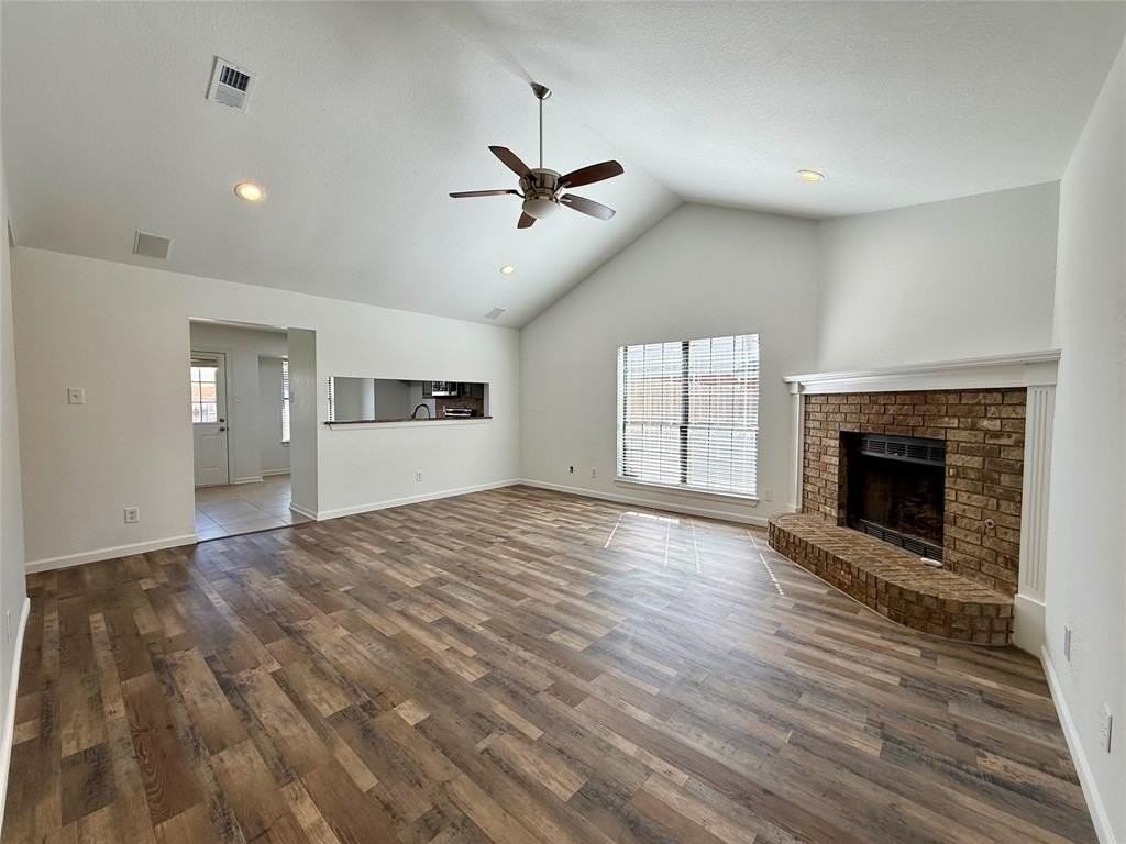 2611 Fountainview Dr - Photo 2 of 23