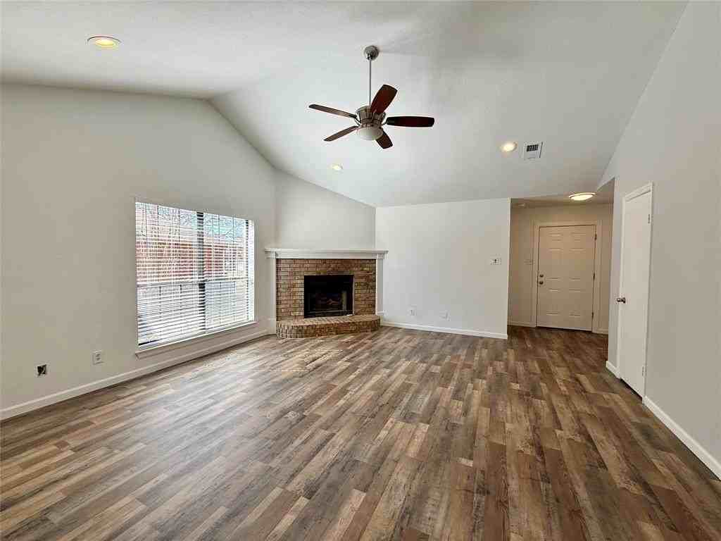 2611 Fountainview Dr - Photo 3 of 23