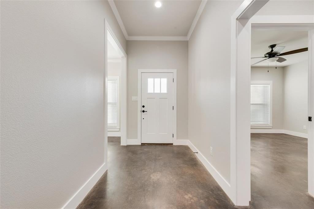 905 S Smith St - Photo 5 of 20