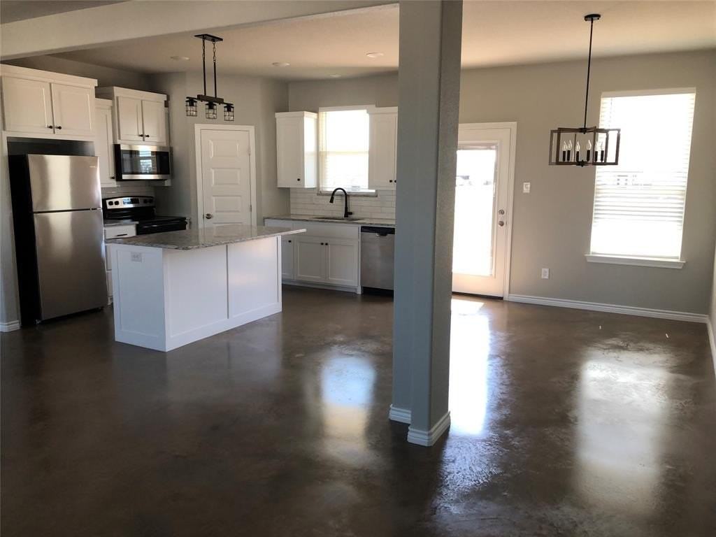 1028 County Road 327b - Photo 2 of 10