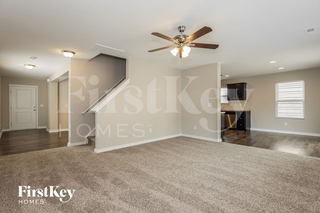 4908 Gibbons Link Rd - Photo 2 of 15