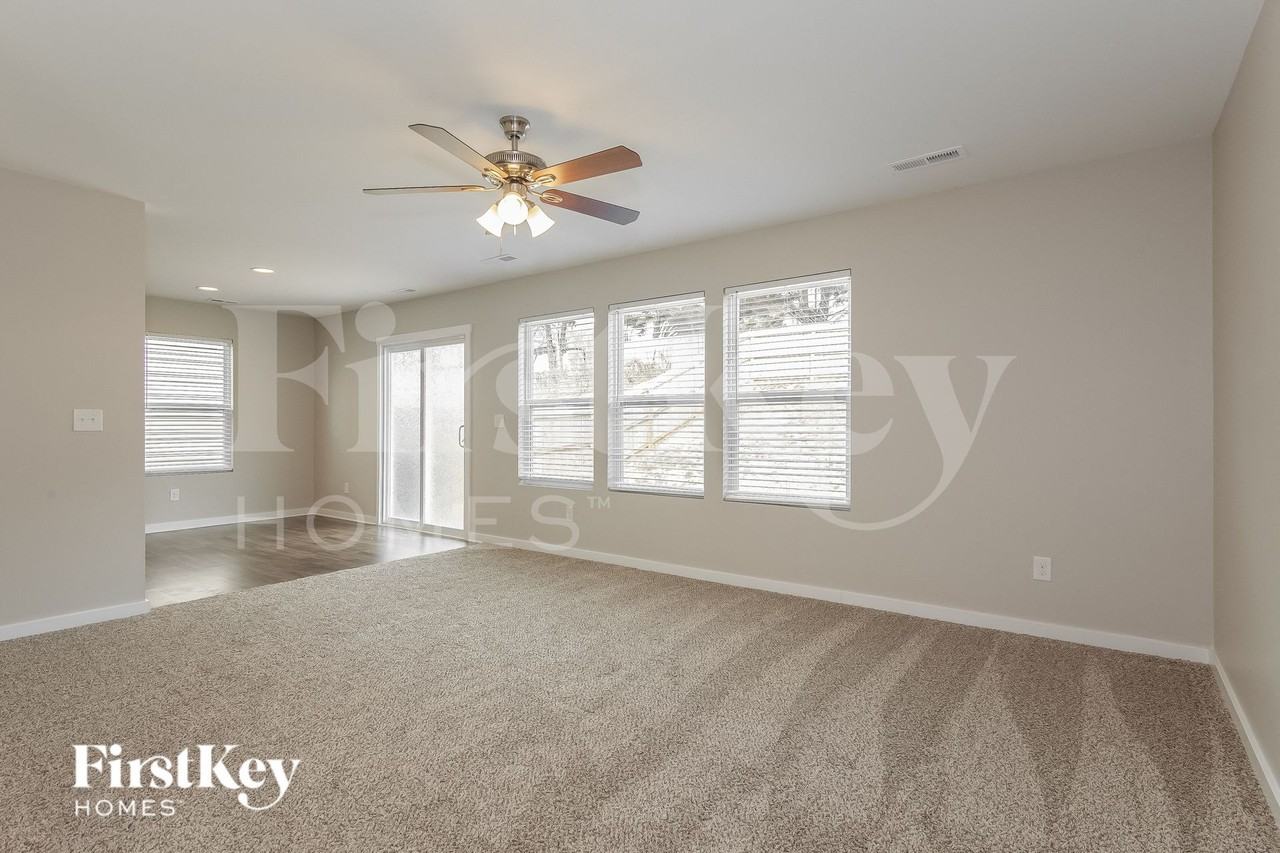 4908 Gibbons Link Rd - Photo 3 of 15