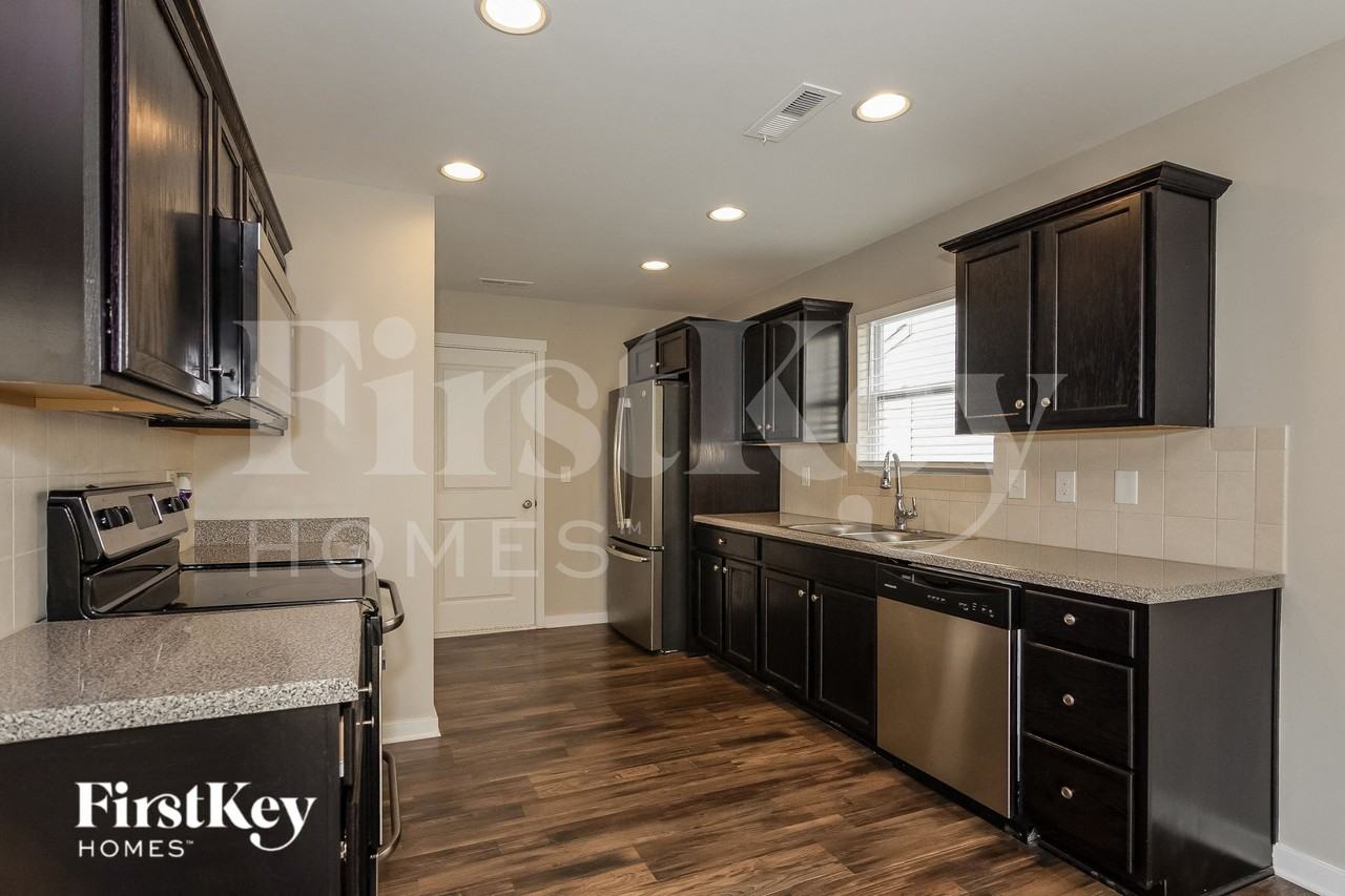 4908 Gibbons Link Rd - Photo 5 of 15