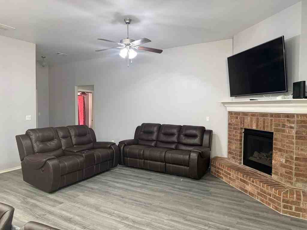 1815 Masquerade Blvd - Photo 2 of 13