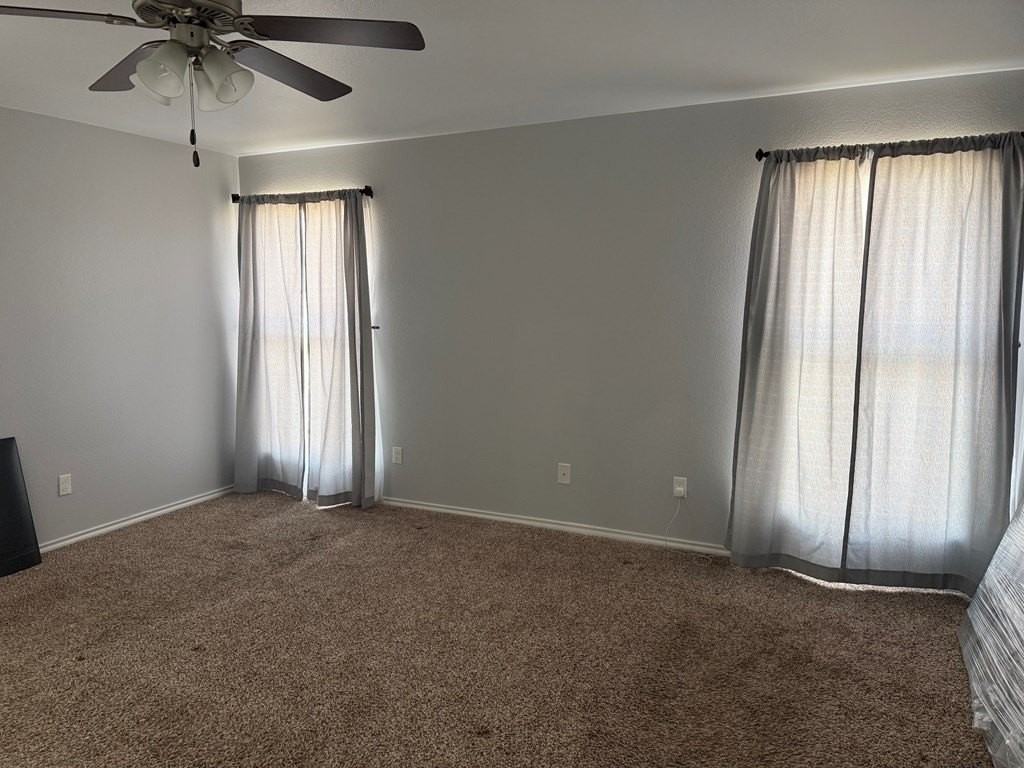 1815 Masquerade Blvd - Photo 4 of 13