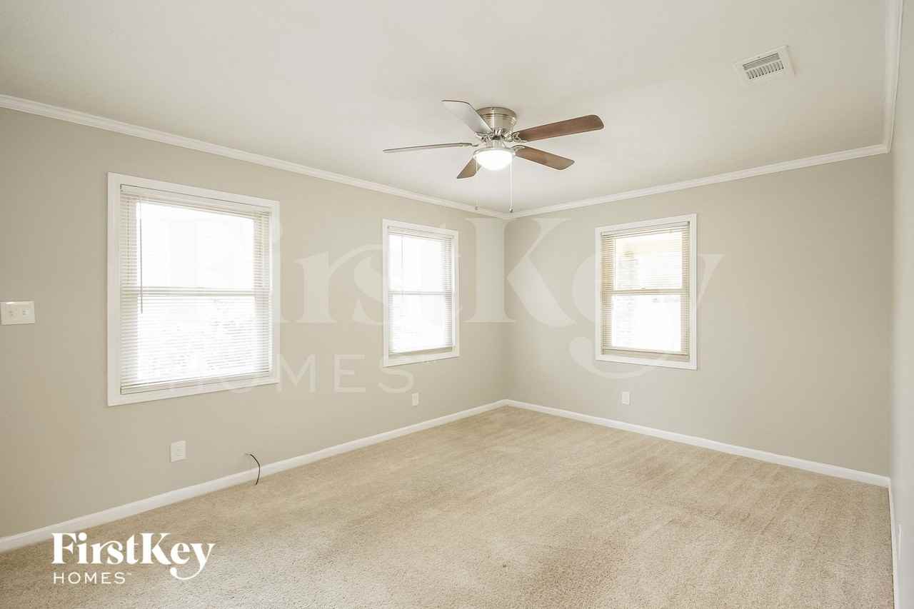 7107 Willowgreen Ct Sw - Photo 2 of 15