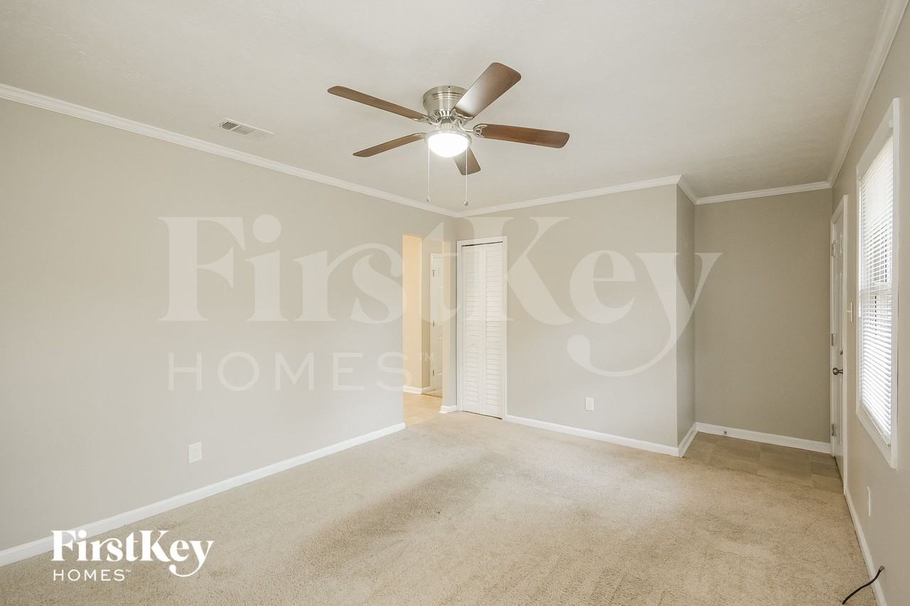 7107 Willowgreen Ct Sw - Photo 3 of 15