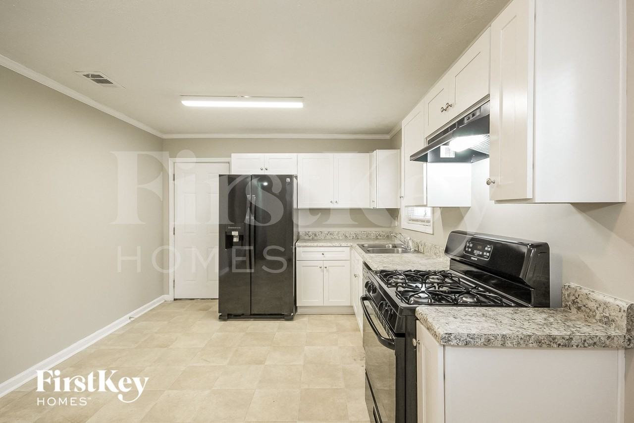 7107 Willowgreen Ct Sw - Photo 4 of 15