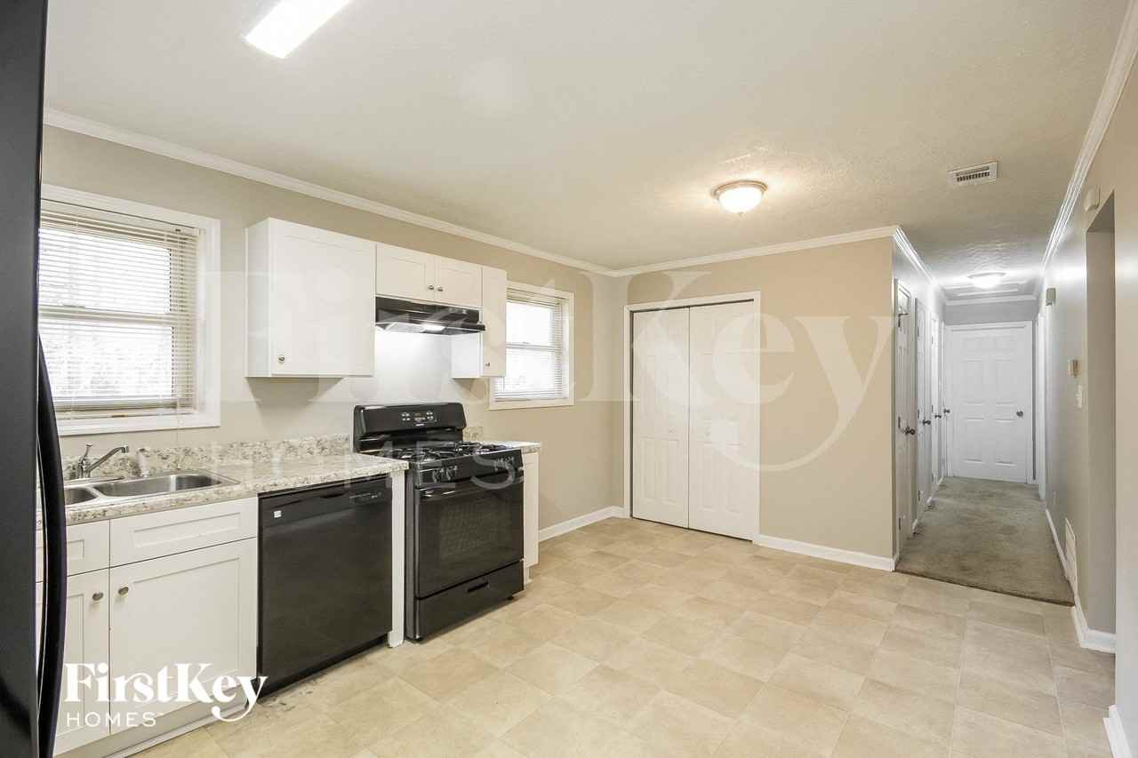 7107 Willowgreen Ct Sw - Photo 5 of 15