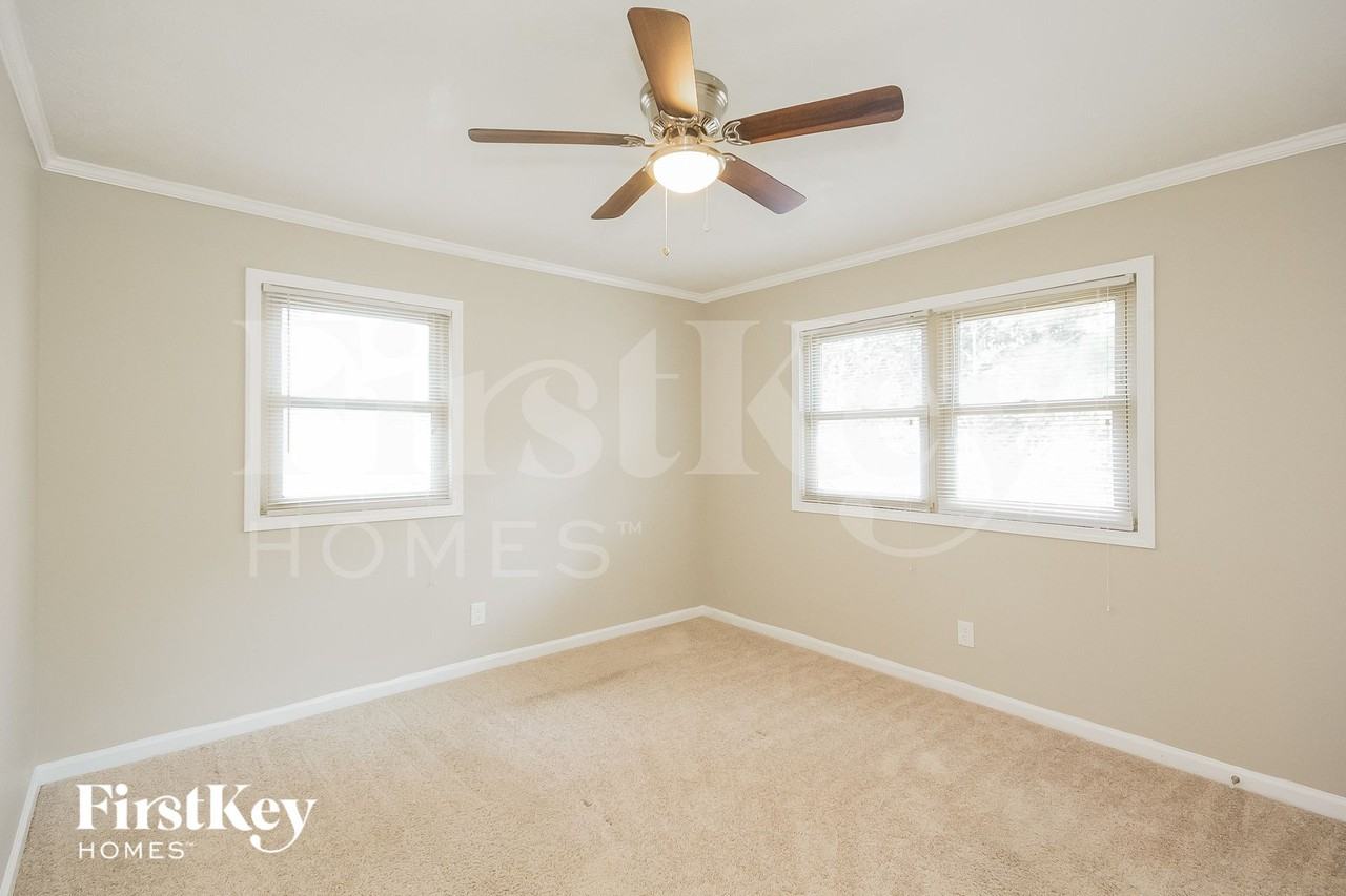 7107 Willowgreen Ct Sw - Photo 7 of 15