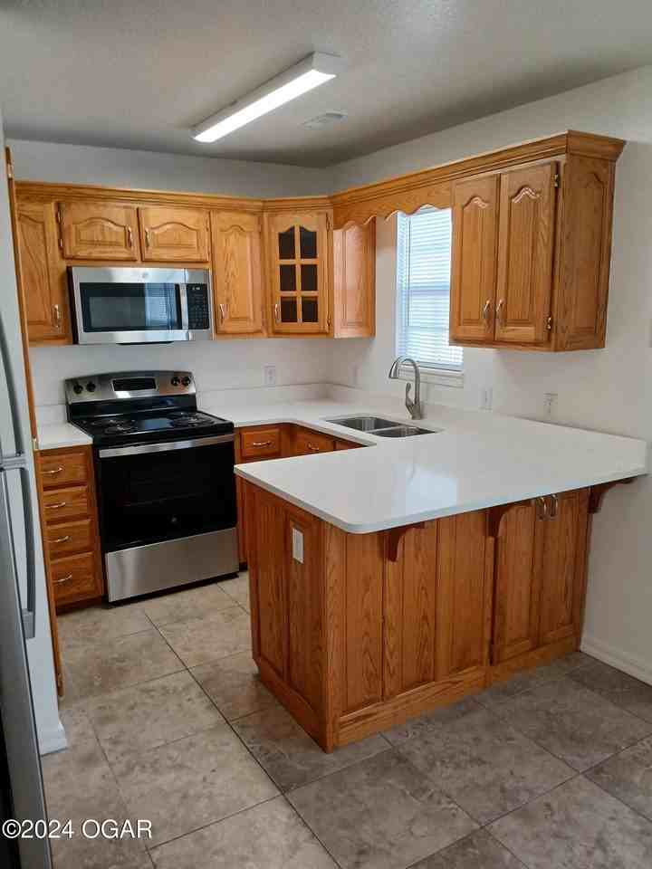 3211 Finley Ave - Photo 3 of 8