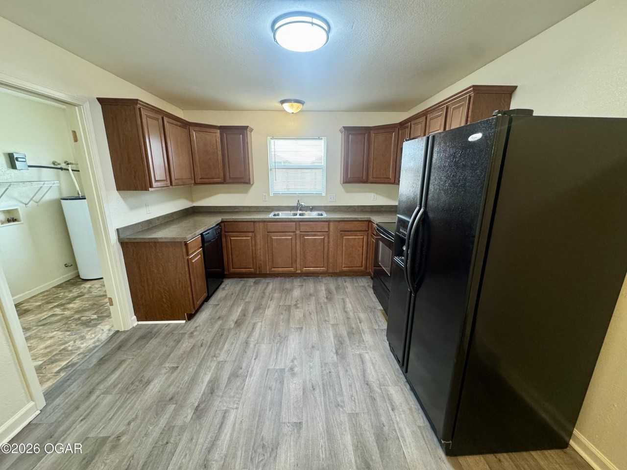 1824 Kansas Ave - Photo 6 of 18