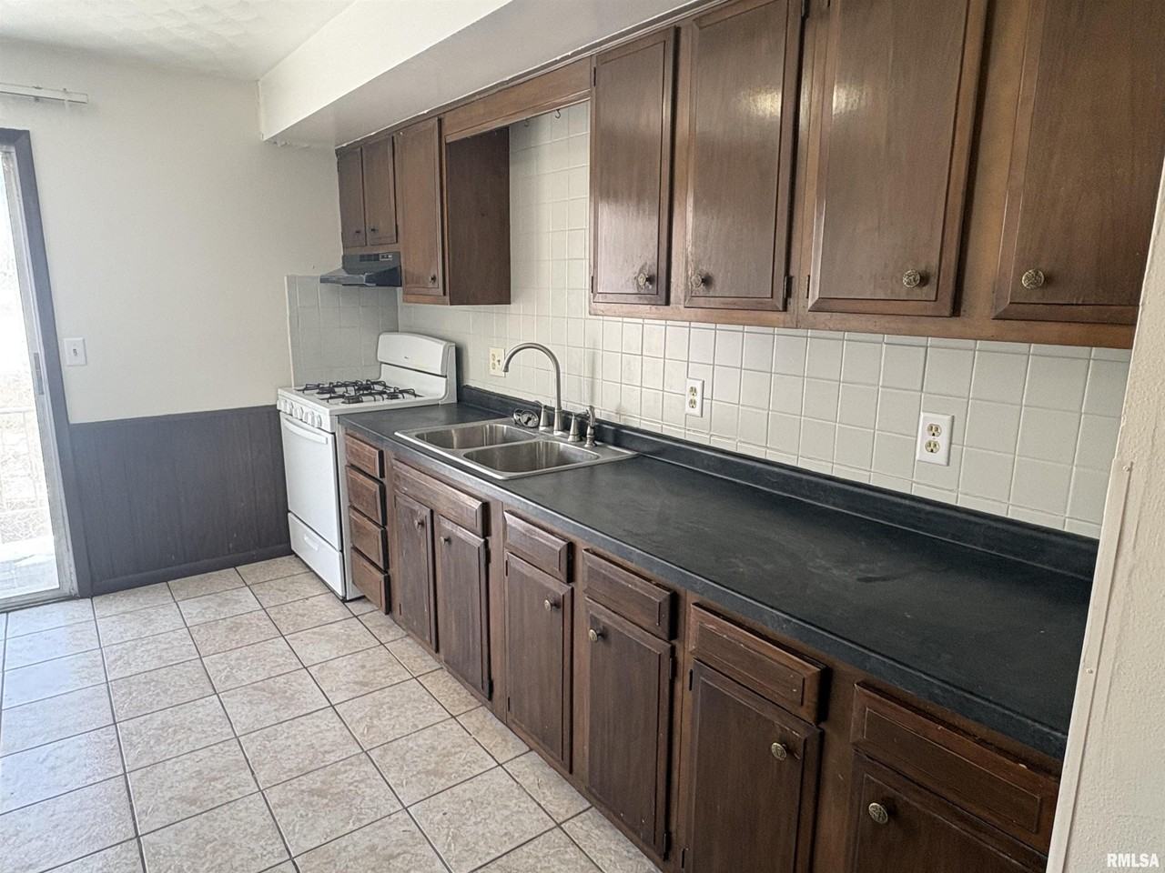 2719 W Radan Ct Apt 6 - Photo 5 of 13