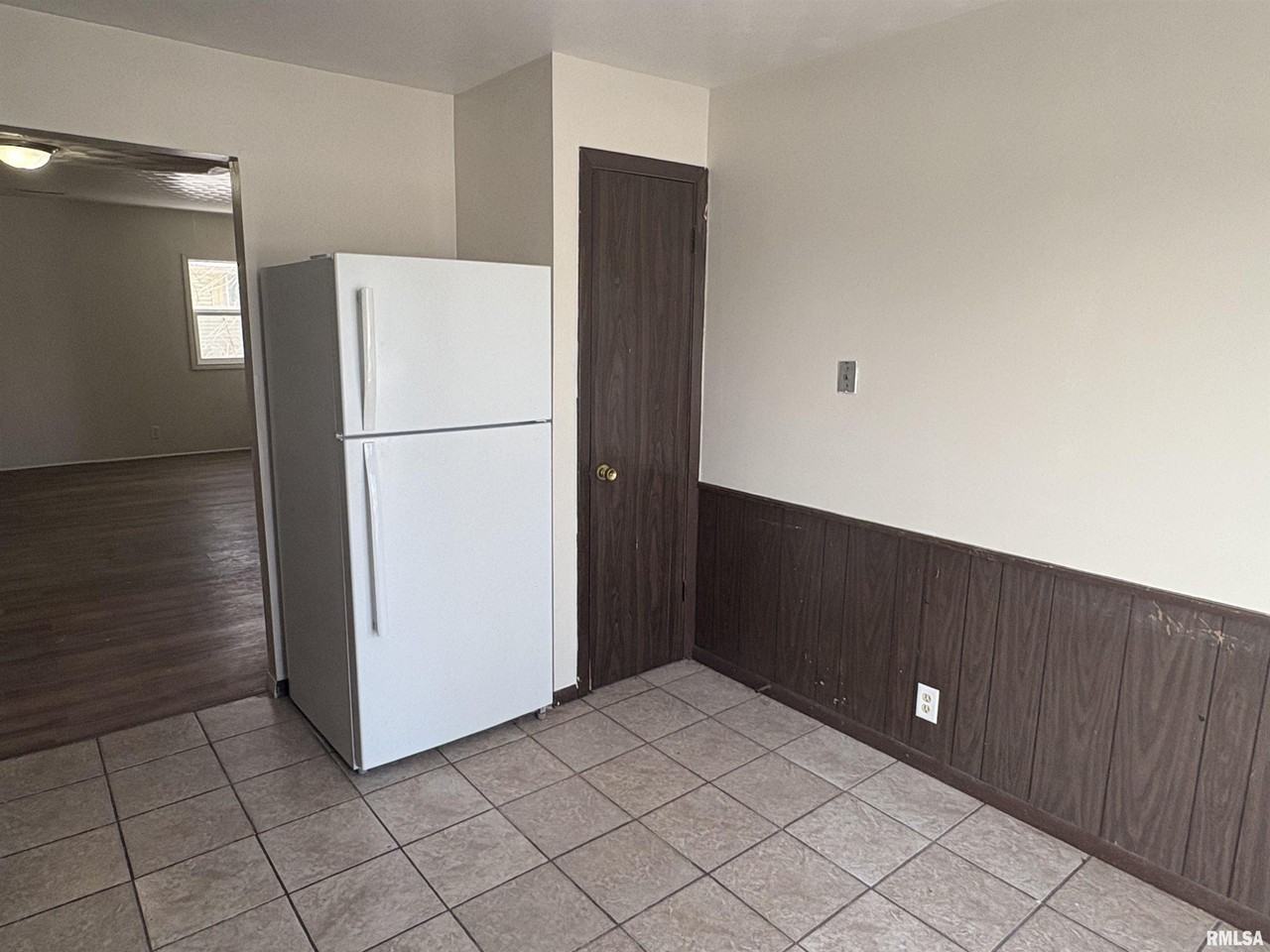 2719 W Radan Ct Apt 6 - Photo 6 of 13