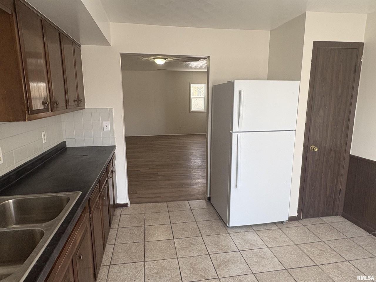 2719 W Radan Ct Apt 6 - Photo 7 of 13